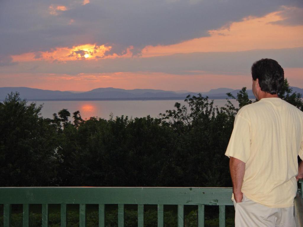 Gite La Halte Du Verger Bed And BreakfastRivière-du-Loup エクステリア 写真