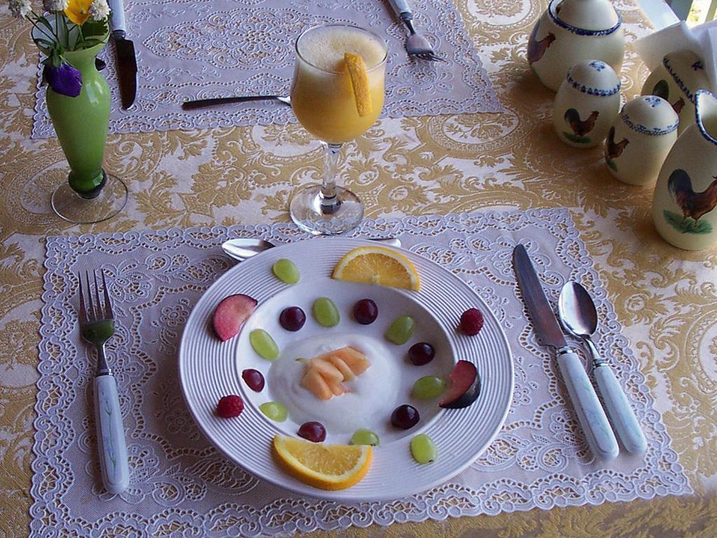 Gite La Halte Du Verger Bed And BreakfastRivière-du-Loup エクステリア 写真