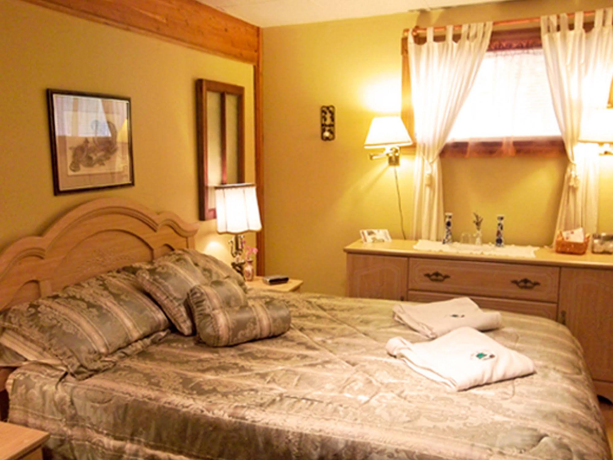 Gite La Halte Du Verger Bed And BreakfastRivière-du-Loup エクステリア 写真