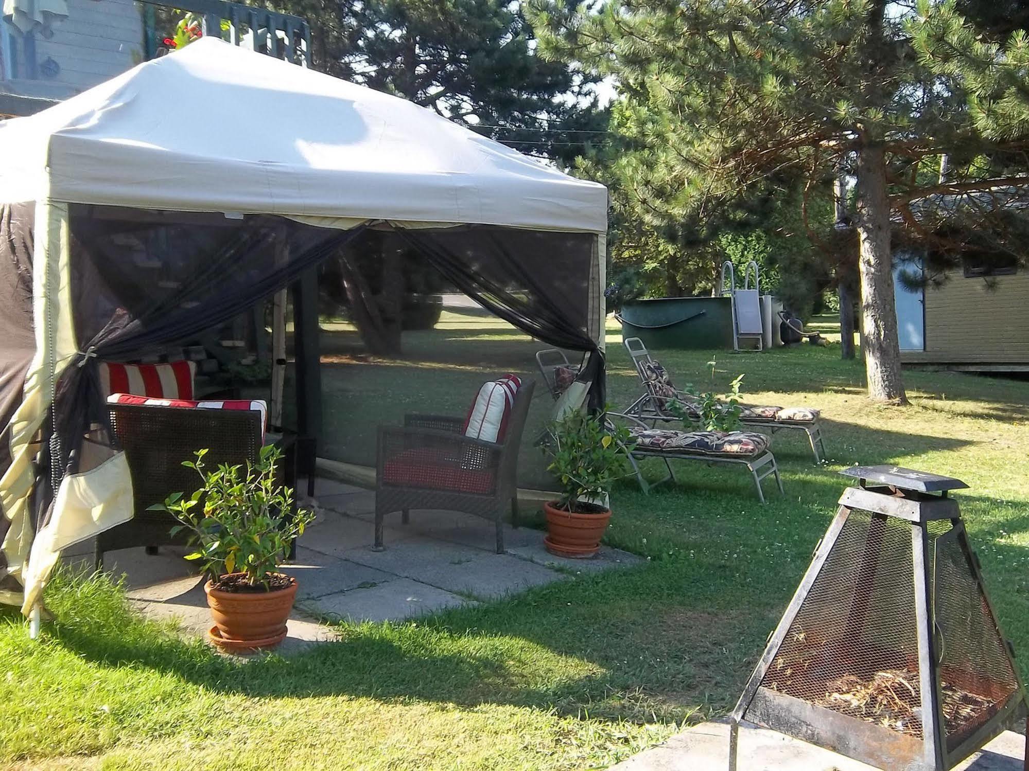Gite La Halte Du Verger Bed And BreakfastRivière-du-Loup エクステリア 写真